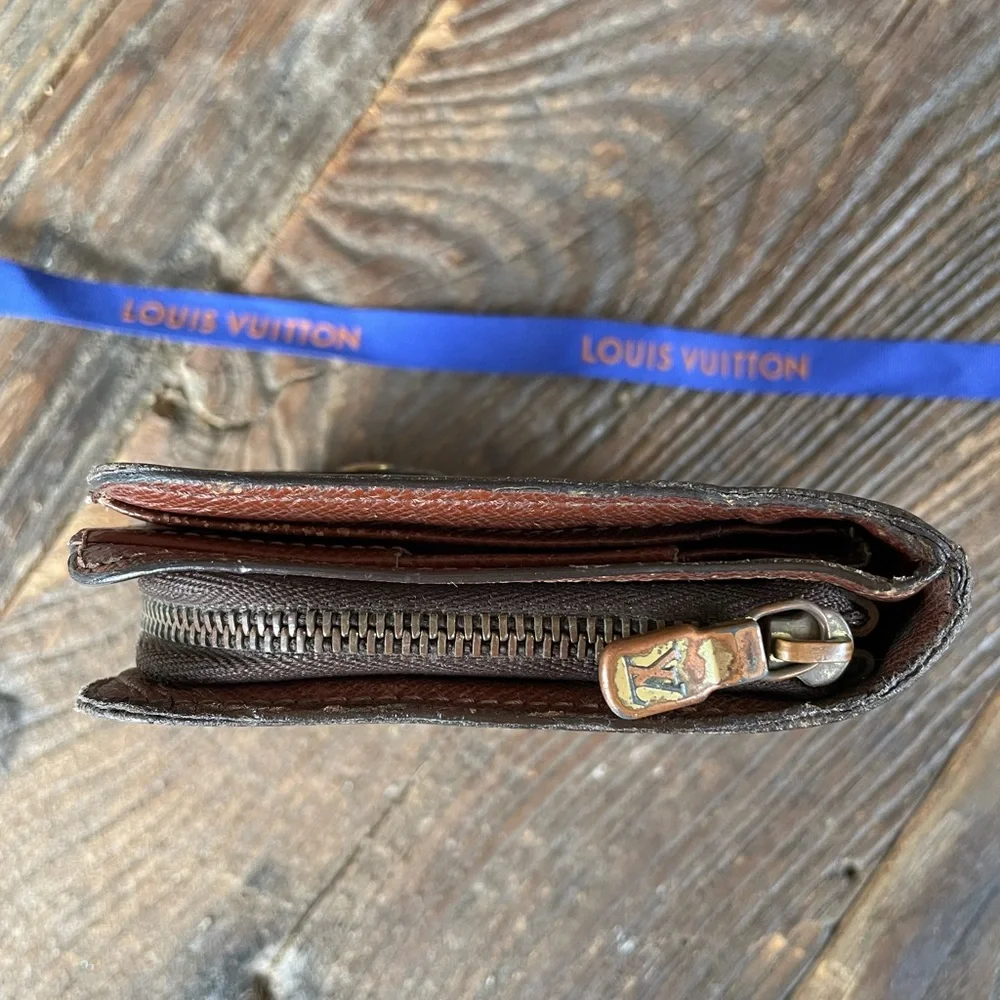 Louis Vuitton vintage zipper monogram‎ bifold wallet